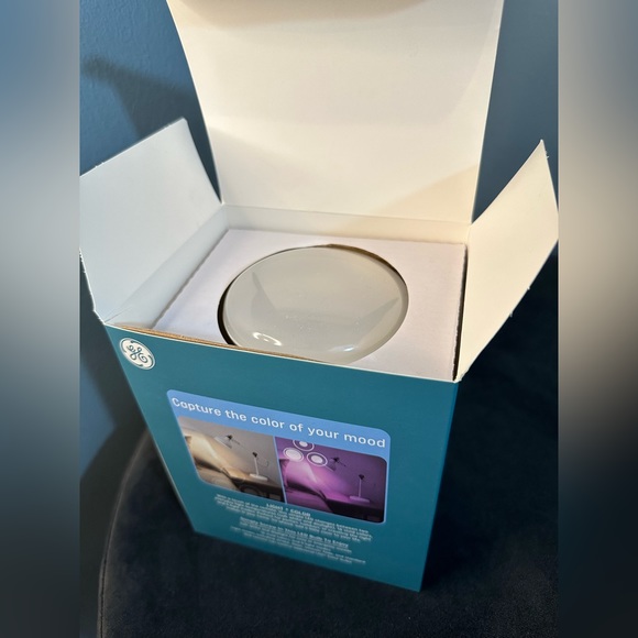 GE LED+ Color Changing Floodlight Bulb (New in Box) - Picture 11 of 12